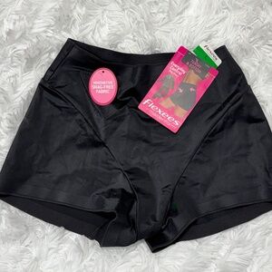 NWT- Shape Wear Under Garmet